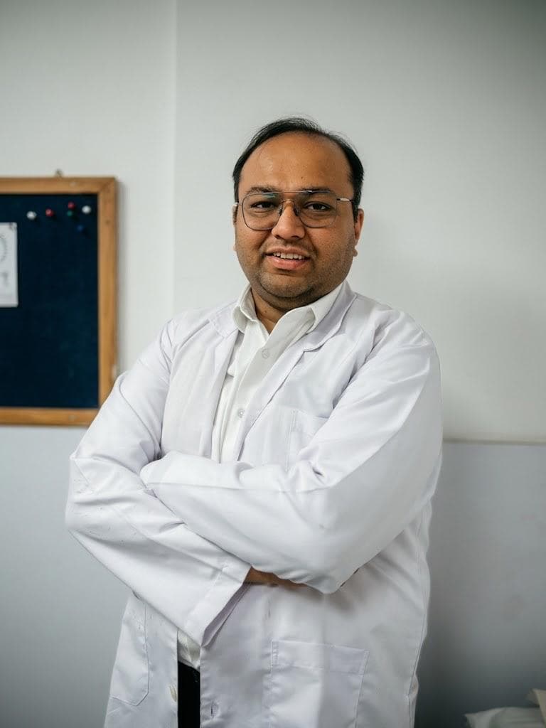 Dr. Anshul Goel, orthopedic specialist in Delhi